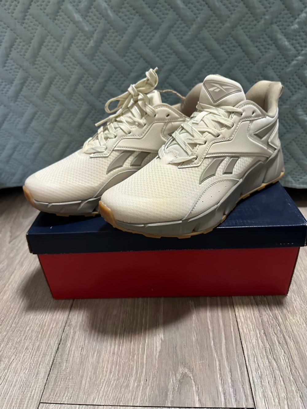 Reebok Neutral-Tone Mesh Runner in Beige and Gum